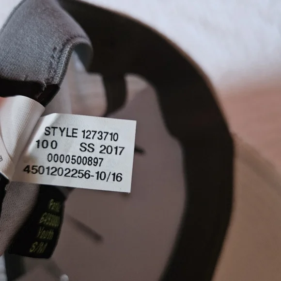 Under Aarmour Baseball cap boys youth S/M tan/white/black/grey - Picture 5 of 6